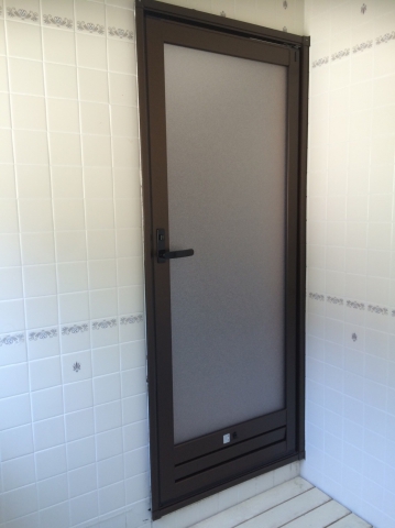 【韮崎店】浴室ドアが壊れてしまった。最短修理を！