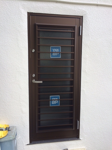 【韮崎店】勝手口のドアを風通しの良いドアに交換！